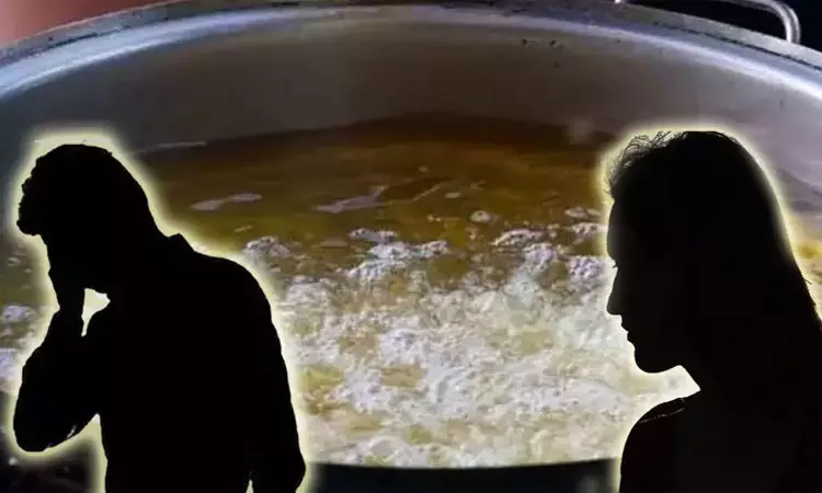 நடத்தையில் சந்தேகப்பட்டு கணவர் மீது கொதிக்கும் எண்ணெயை ஊற்றிய பெண் நடத்தையில் சந்தேகப்பட்டு கணவர் மீது கொதிக்கும் எண்ணெயை ஊற்றிய பெண்