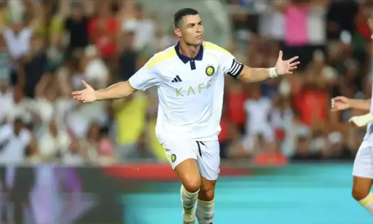 கால்பந்து உலகின் முதல் பில்லியனர்: வரலாறு படைத்த ரொனால்டோ கால்பந்து உலகின் முதல் பில்லியனர்: வரலாறு படைத்த ரொனால்டோ