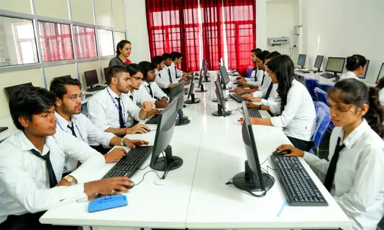 பி.டெக் படிப்பிற்கு பிறகான வேலைவாய்ப்புகள் என்னென்ன...? - தெரிந்து கொள்ளுங்கள்