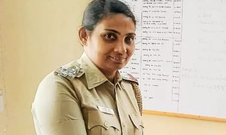 மதுரை இளைஞர் மரணம்: இன்ஸ்பெக்டர் பணியிடமாற்றம் மதுரை இளைஞர் மரணம்: இன்ஸ்பெக்டர் பணியிடமாற்றம்