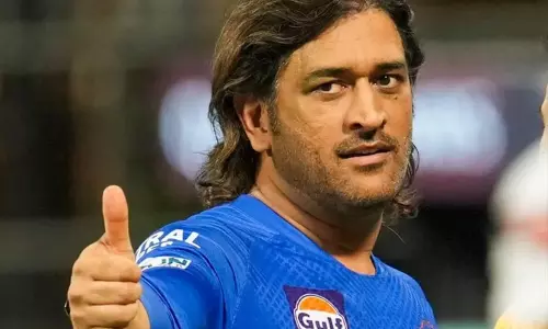 யாராவது தமிழ் தெரியுமா? என கேட்டால்... தோனி ஓபன் டாக்