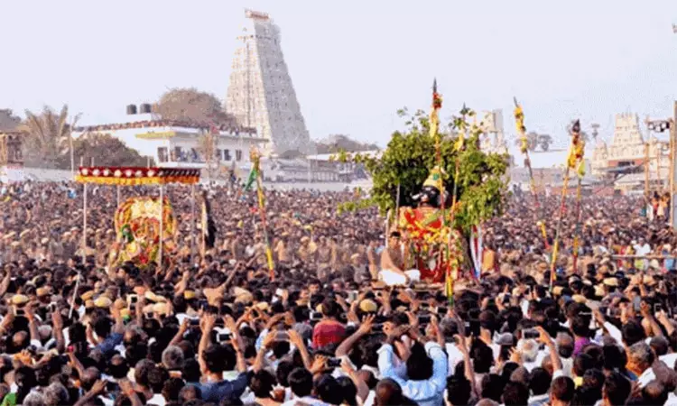 திருச்செந்தூர் கோவிலில் சூரசம்ஹாரம்: 27ம் தேதி உள்ளூர் விடுமுறை அறிவிப்பு திருச்செந்தூர் கோவிலில் சூரசம்ஹாரம்: 27ம் தேதி உள்ளூர் விடுமுறை அறிவிப்பு