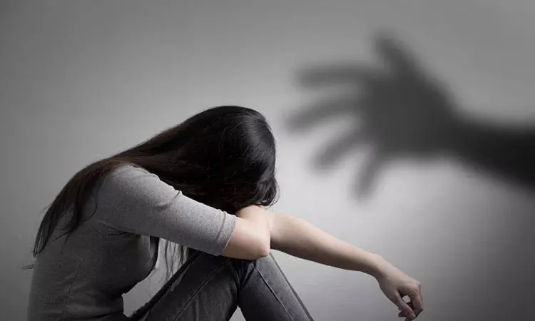 காதலுக்கு உதவி கேட்ட சிறுமியை பாலியல் வன்கொடுமை செய்த வாலிபர்