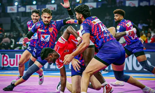 புரோ கபடி லீக்: பிளே ஆப் சுற்றுக்கு தகுதி பெற்ற தபாங் டெல்லி புரோ கபடி லீக்: பிளே ஆப் சுற்றுக்கு தகுதி பெற்ற தபாங் டெல்லி