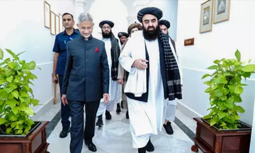 டெல்லியில் ஆப்கானிஸ்தான் மந்திரி நிகழ்ச்சியில் பெண் நிருபர்களுக்கு தடை... மத்திய அரசு விளக்கம்