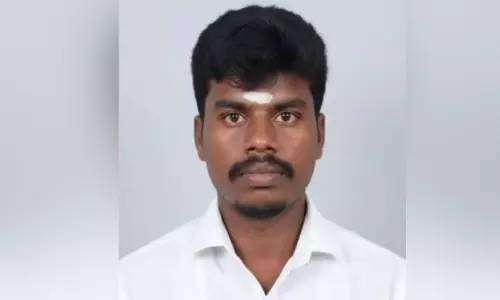 தூத்துக்குடி: மின்னல் தாக்கி வாலிபர் உயிரிழப்பு- 3 பெண்கள் படுகாயம்