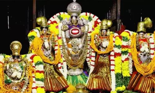 புரட்டாசி சனிக்கிழமை: கள்ளழகர் கோவிலில் சிறப்பு வழிபாடு