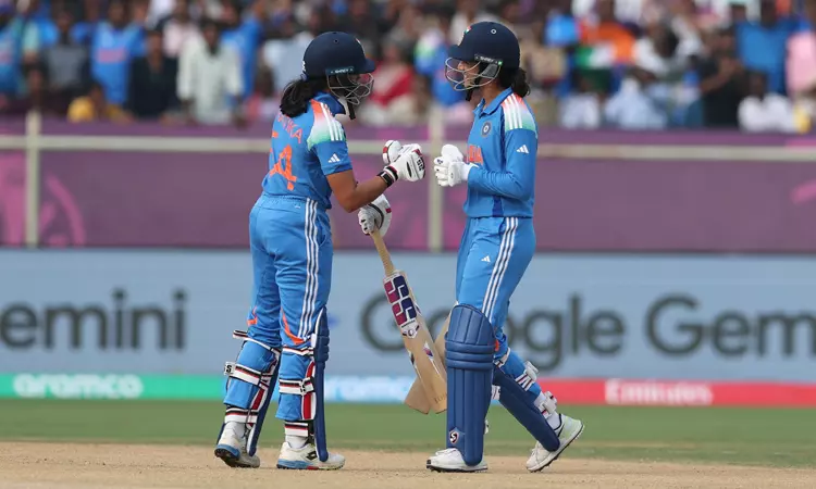 மகளிர் உலகக்கோப்பை: ஸ்மிருதி, பிரதிகா அதிரடி...இந்திய அணி 330 ரன்கள் குவிப்பு மகளிர் உலகக்கோப்பை: ஸ்மிருதி, பிரதிகா அதிரடி...இந்திய அணி 330 ரன்கள் குவிப்பு