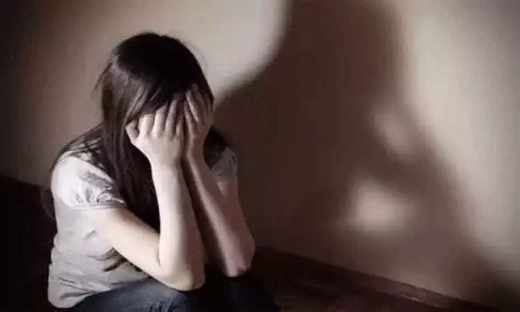 சகோதரன் கண்முன்னே 8 வயது சிறுமி பாலியல் பலாத்காரம்... கொடூர சம்பவம் சகோதரன் கண்முன்னே 8 வயது சிறுமி பாலியல் பலாத்காரம்... கொடூர சம்பவம்