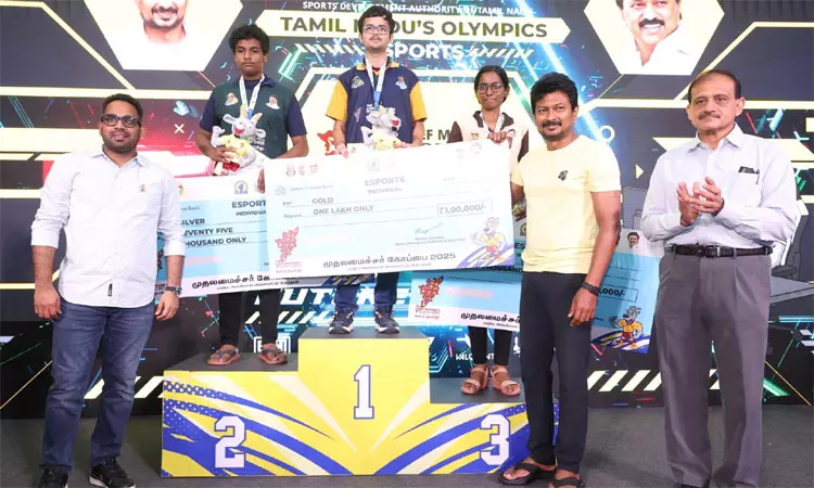 முதல்-அமைச்சர் கோப்பை: இ-ஸ்போர்ட்ஸ் விளையாட்டில் வெற்றி பெற்றவர்களுக்கு பரிசு வழங்கினார் உதயநிதி ஸ்டாலின் முதல்-அமைச்சர் கோப்பை: இ-ஸ்போர்ட்ஸ் விளையாட்டில் வெற்றி பெற்றவர்களுக்கு பரிசு வழங்கினார் உதயநிதி ஸ்டாலின்