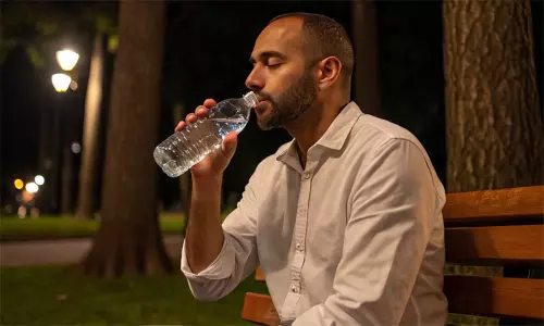 நள்ளிரவில் எழுந்து தண்ணீர் குடிப்பவரா நீங்கள்..? இதை கொஞ்சம் கவனிங்க..!