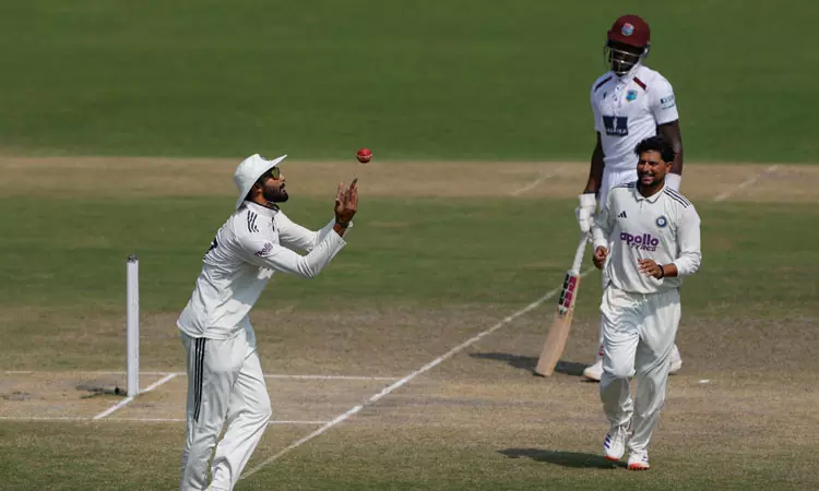 டெஸ்ட் கிரிக்கெட்: இந்தியாவுக்கு 121 ரன்கள் இலக்கு நிர்ணயித்த வெஸ்ட் இண்டீஸ் டெஸ்ட் கிரிக்கெட்: இந்தியாவுக்கு 121 ரன்கள் இலக்கு நிர்ணயித்த வெஸ்ட் இண்டீஸ்