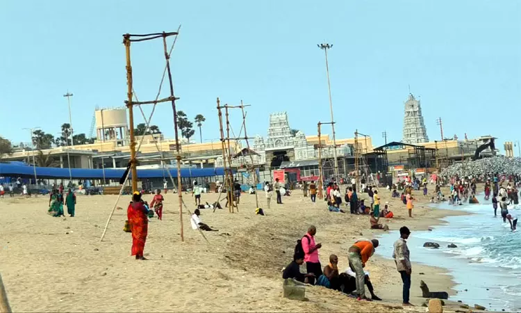 திருச்செந்தூர் முருகன் கோவிலில் கந்தசஷ்டி விழா முன்னேற்பாடு பணிகள் தீவிரம் திருச்செந்தூர் முருகன் கோவிலில் கந்தசஷ்டி விழா முன்னேற்பாடு பணிகள் தீவிரம்