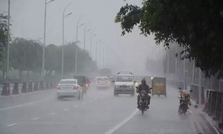 தமிழகத்தில் வடகிழக்கு பருவமழை நாளை தொடங்குகிறது;17 மாவட்டங்களுக்கு கனமழை எச்சரிக்கை