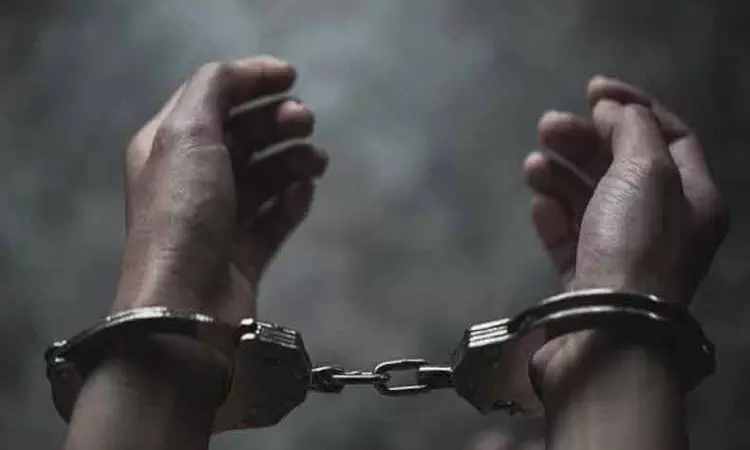 போலீஸ் நிலையம் மீது பெட்ரோல் குண்டு வீசிய வழக்கில் மேலும் இருவர் கைது போலீஸ் நிலையம் மீது பெட்ரோல் குண்டு வீசிய வழக்கில் மேலும் இருவர் கைது