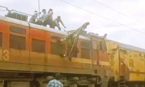 மின்கம்பி அறுந்ததால் காட்டுப்பகுதியில் நின்ற ராமேஸ்வரம் எக்ஸ்பிரஸ்: பயணிகள் அவதி