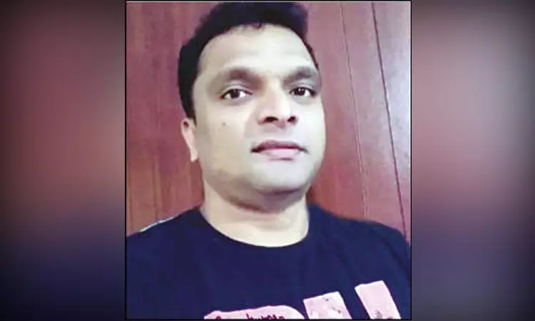 காங்கிரஸ் முன்னாள் எம்.எல்.ஏ. மகன் ரெயில் முன் பாய்ந்து தற்கொலை