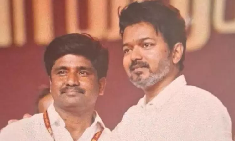 கரூர் தவெக மாவட்ட செயலாளர் மதியழகன் ஜாமீனில் விடுவிப்பு கரூர் தவெக மாவட்ட செயலாளர் மதியழகன் ஜாமீனில் விடுவிப்பு