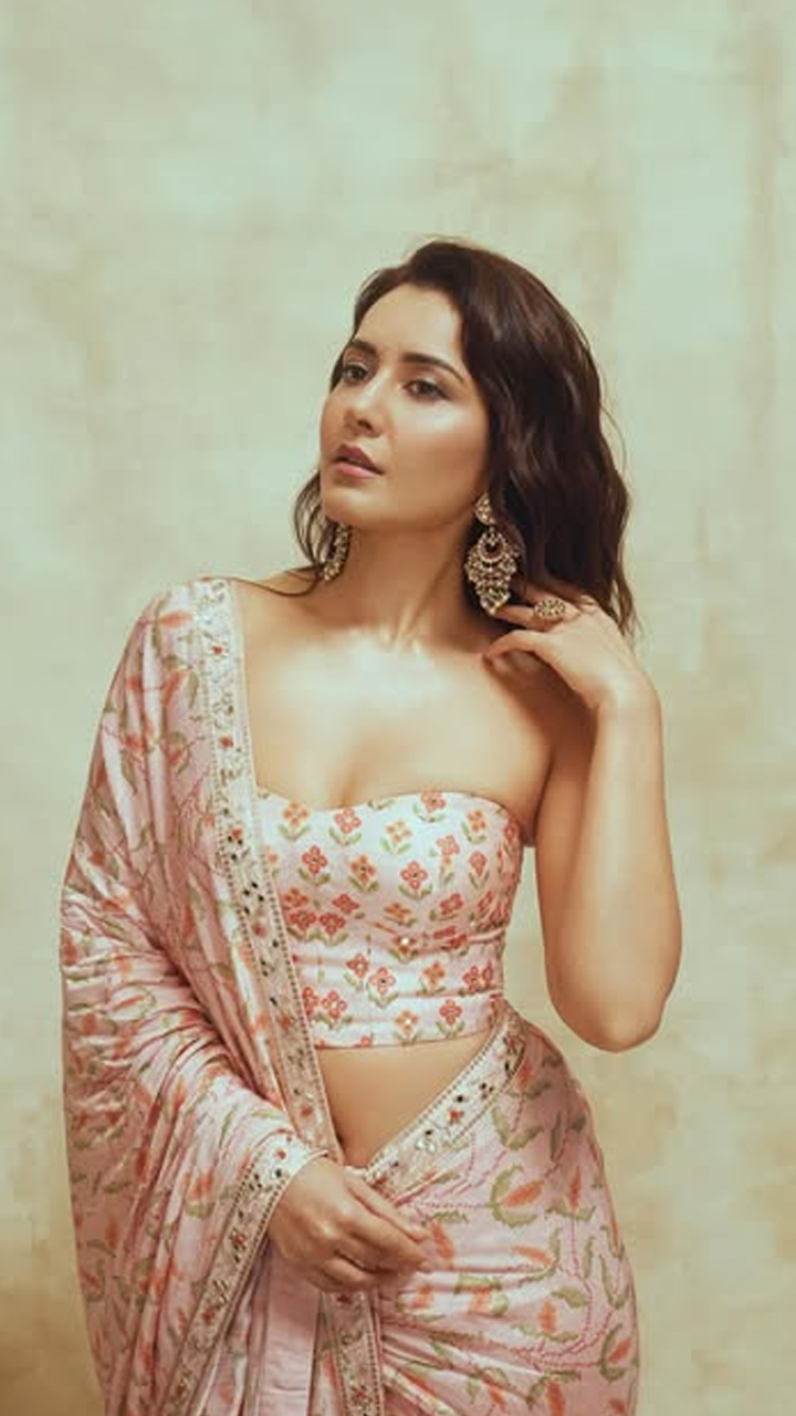 நடிகை ராஷி கன்னாவின் லேட்டஸ்ட் கிளிக்ஸ்..! நடிகை ராஷி கன்னாவின் லேட்டஸ்ட் கிளிக்ஸ்..!