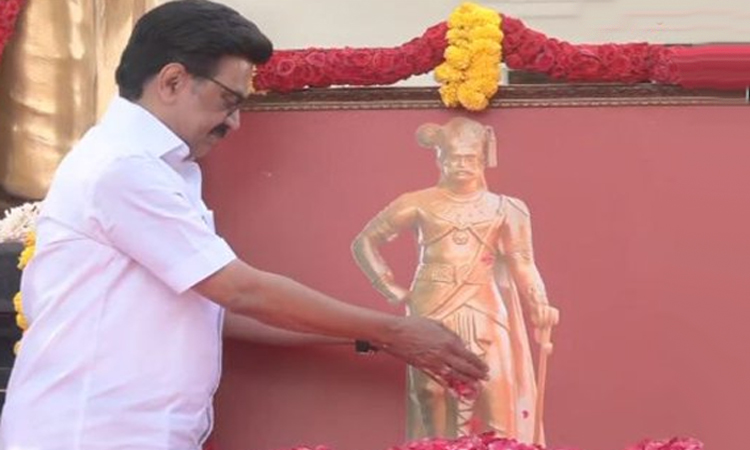 வீரபாண்டிய கட்டபொம்மன் நினைவுதினம்: முதல்-அமைச்சர் மு.க.ஸ்டாலின் மரியாதை