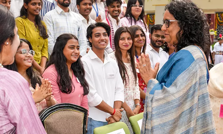 ‘இருள் சூழ்ந்த நேரத்தில் உதவிய உண்மையான நண்பன்’ - இந்தியாவின் நிதி உதவி குறித்து இலங்கை பிரதமர் நெகிழ்ச்சி