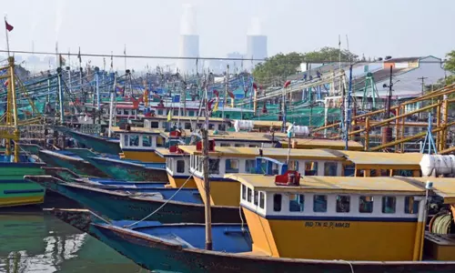 தூத்துக்குடிக்கு ஆரஞ்சு எச்சரிக்கை: மீனவர்கள் கடலுக்கு செல்ல தடை