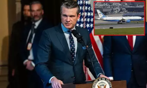 ரஷியாவை எச்சரித்த சில மணிநேரத்தில்... அமெரிக்க பாதுகாப்பு மந்திரியின் விமானம் இங்கிலாந்தில் அவசர தரையிறக்கம் ரஷியாவை எச்சரித்த சில மணிநேரத்தில்... அமெரிக்க பாதுகாப்பு மந்திரியின் விமானம் இங்கிலாந்தில் அவசர தரையிறக்கம்