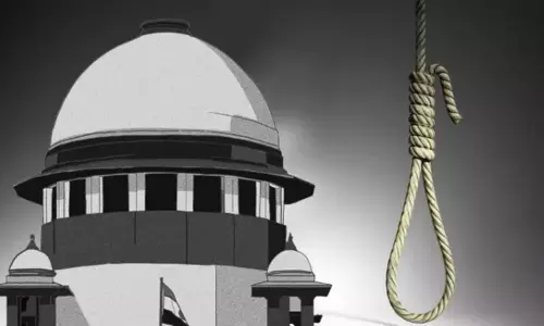 தூக்கில் தொங்க விடுவதற்கு பதிலாக விஷ ஊசி மூலம் மரண தண்டனை நிறைவேற்ற மத்திய அரசு எதிர்ப்பு  - சுப்ரீம் கோர்ட்டில் தகவல் தூக்கில் தொங்க விடுவதற்கு பதிலாக விஷ ஊசி மூலம் மரண தண்டனை நிறைவேற்ற மத்திய அரசு எதிர்ப்பு  - சுப்ரீம் கோர்ட்டில் தகவல்
