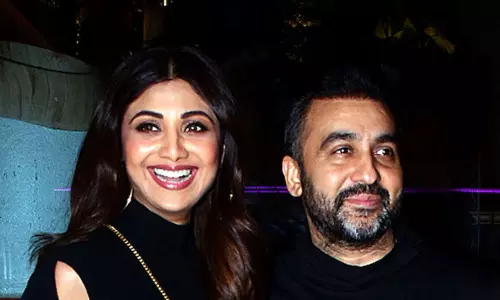 வெளிநாடு செல்ல அனுமதி கோரிய மனுவை திரும்ப பெற்றார், நடிகை ஷில்பா ஷெட்டி