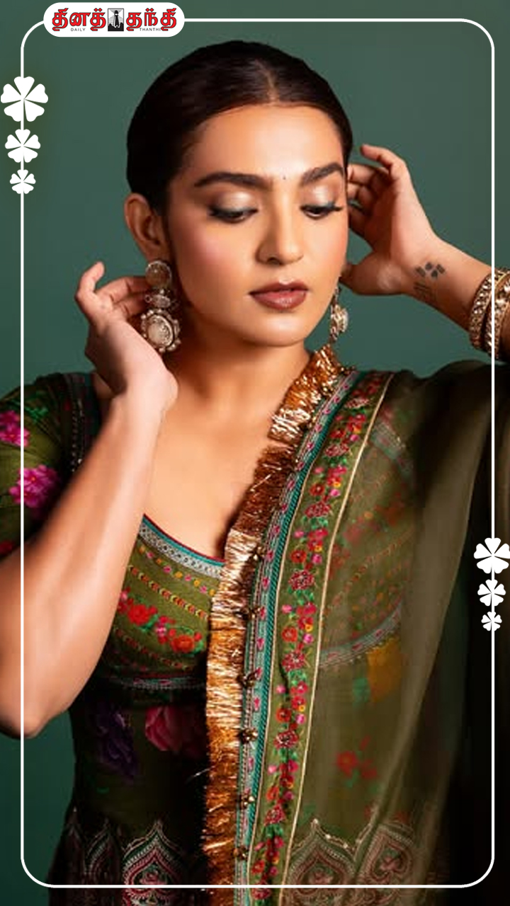 நடிகை பார்வதியின் லேட்டஸ்ட் கிளிக்..!