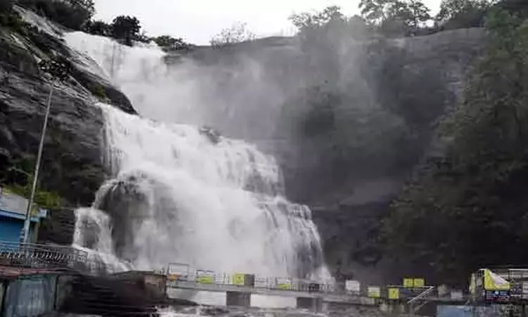 குற்றால அருவிகளில் 2 ஆவது நாளாக வெள்ளபெருக்கு -... ... இன்றைய முக்கிய செய்திகள் சில வரிகளில்.. 17-10-2025