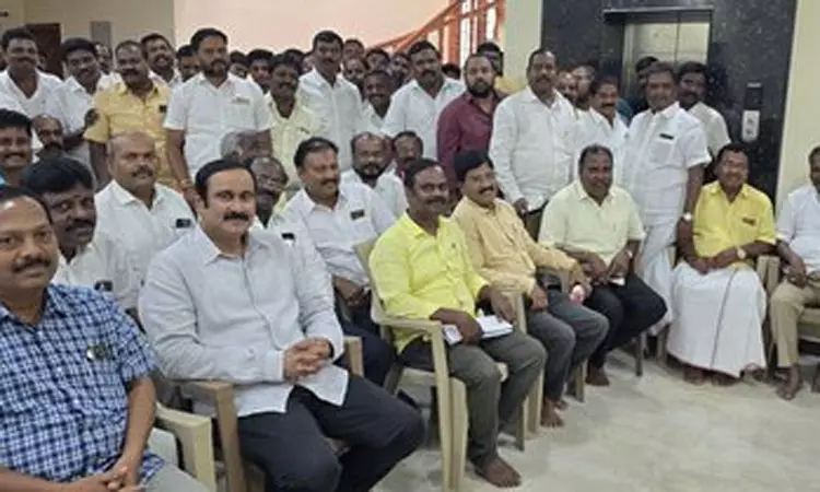 பாமக நிர்வாகிகளுடன் அன்புமணி ராமதாஸ் ஆலோசனை பாமக நிர்வாகிகளுடன் அன்புமணி ராமதாஸ் ஆலோசனை