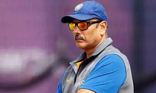 வெளிநாட்டு லீக் போட்டிகளில் இந்திய வீரர்களை விளையாட அனுமதிக்க வேண்டும் - ரவி சாஸ்திரி வெளிநாட்டு லீக் போட்டிகளில் இந்திய வீரர்களை விளையாட அனுமதிக்க வேண்டும் - ரவி சாஸ்திரி