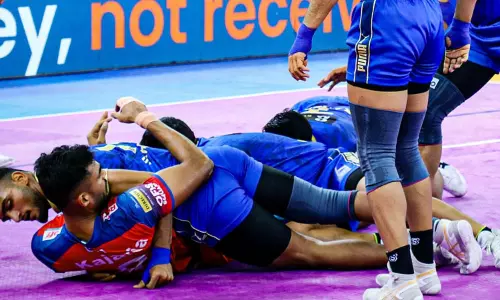 புரோ கபடி லீக்: உ.பி. யோத்தாசை வீழ்த்திய அரியானா ஸ்டீலர்ஸ்