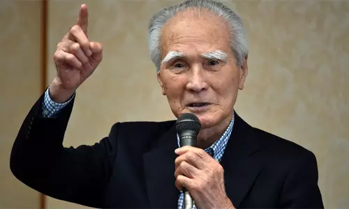 உலகப்போர் அத்துமீறல்களுக்காக மன்னிப்பு கோரிய முன்னாள் ஜப்பான் பிரதமர் காலமானார் உலகப்போர் அத்துமீறல்களுக்காக மன்னிப்பு கோரிய முன்னாள் ஜப்பான் பிரதமர் காலமானார்