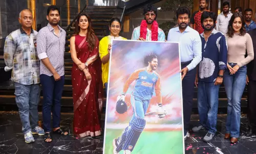 கிரிக்கெட் வீரர் திலக் வர்மாவை நேரில் அழைத்து பாராட்டிய நடிகர் சிரஞ்சீவி