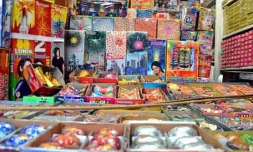 தமிழகம் முழுவதும் 9,207 பட்டாசு கடைகளுக்கு அனுமதி