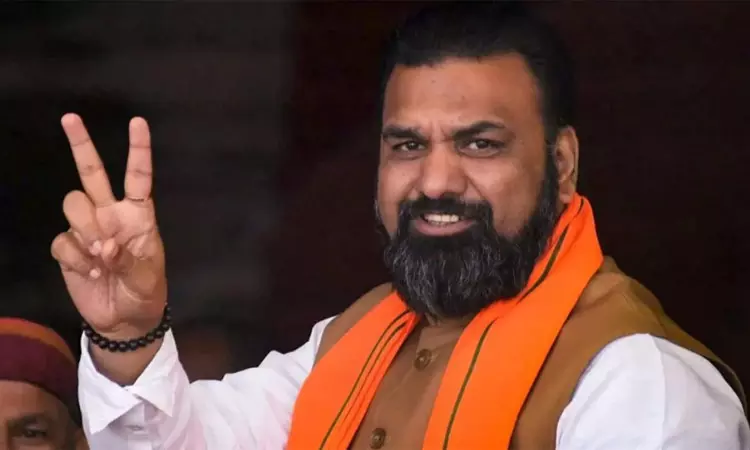 பீகார் துணை முதல்-மந்திரி வயது, கல்வித்தகுதி குறித்து சர்ச்சை பீகார் துணை முதல்-மந்திரி வயது, கல்வித்தகுதி குறித்து சர்ச்சை