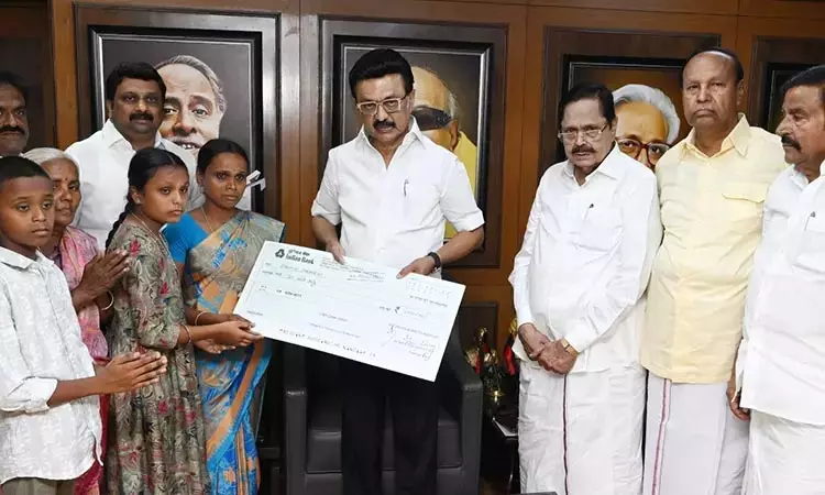 சாலை விபத்தில் உயிரிழந்த தி.மு.க. உறுப்பினர்களின்... ... இன்றைய முக்கிய செய்திகள் சில வரிகளில்.. 18-10-2025