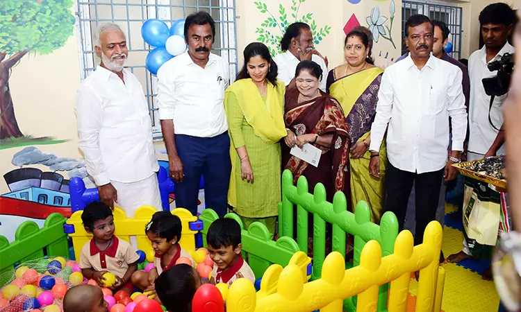 பெரம்பூரில் ரூ.34.9 லட்சம் மதிப்பில் பல்நோக்கு மையக் கட்டிடம் - அமைச்சர் சேகர்பாபு திறந்து வைத்தார்