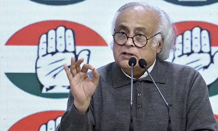 ரஷிய எண்ணெய் இறக்குமதி குறித்து டிரம்ப் மீண்டும் பேச்சு: பிரதமர் மோடி பற்றி காங்கிரஸ் கிண்டல் ரஷிய எண்ணெய் இறக்குமதி குறித்து டிரம்ப் மீண்டும் பேச்சு: பிரதமர் மோடி பற்றி காங்கிரஸ் கிண்டல்