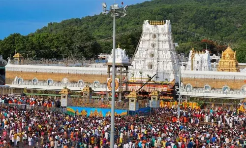 திருப்பதி ஏழுமலையானை வழிபட தரிசன டோக்கன்கள் ஆன்லைனில் ஒதுக்கீடு - நாளை முன்பதிவு தொடக்கம்