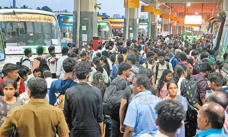 தீபாவளி விடுமுறை: சுமார் 18 லட்சம் பேர் சொந்த... ... இன்றைய முக்கிய செய்திகள் சில வரிகளில்.. 19-10-2025 தீபாவளி விடுமுறை: சுமார் 18 லட்சம் பேர் சொந்த... ... இன்றைய முக்கிய செய்திகள் சில வரிகளில்.. 19-10-2025