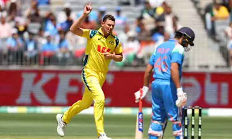 ஒருநாள் கிரிக்கெட்: இந்தியாவின் வெற்றி பயணத்திற்கு முற்றுப்புள்ளி வைத்த ஆஸி. ஒருநாள் கிரிக்கெட்: இந்தியாவின் வெற்றி பயணத்திற்கு முற்றுப்புள்ளி வைத்த ஆஸி.