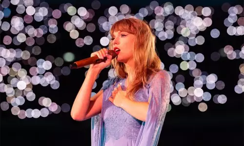 புற்றுநோயால் பாதிக்கப்பட்ட குழந்தைக்கு 1 லட்சம் டாலர் நிதி உதவி வழங்கிய அமெரிக்க பாடகி