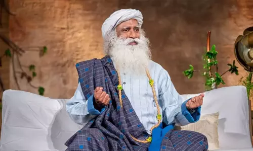 உங்களுக்குள் வெளிச்சம் பரவட்டும்; வாழ்க்கை ஒளிரட்டும் - சத்குரு தீபாவளி வாழ்த்து உங்களுக்குள் வெளிச்சம் பரவட்டும்; வாழ்க்கை ஒளிரட்டும் - சத்குரு தீபாவளி வாழ்த்து