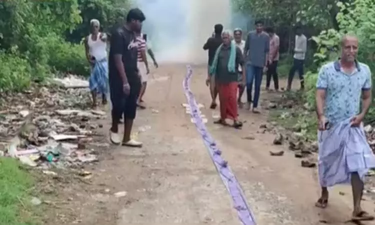 கடலூர்:  4 நிமிடங்கள்... ஒரு லட்சம் வாலா சரவெடியை வெடித்து தீபாவளி கொண்டாடிய மக்கள்