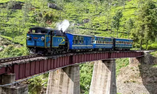 கனமழையால் மண்சரிவு; நீலகிரி மலை ரெயில் சேவை இன்றும் ரத்து கனமழையால் மண்சரிவு; நீலகிரி மலை ரெயில் சேவை இன்றும் ரத்து