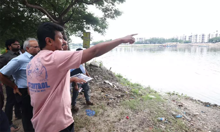 வெள்ள நீரை கடலில் கொண்டு சேர்க்க மேற்கொள்ளப்பட்டு... ... இன்றைய முக்கிய செய்திகள் சில வரிகளில்.. 21-10-2025 வெள்ள நீரை கடலில் கொண்டு சேர்க்க மேற்கொள்ளப்பட்டு... ... இன்றைய முக்கிய செய்திகள் சில வரிகளில்.. 21-10-2025