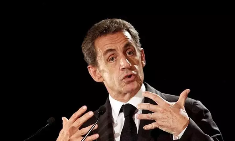 5 ஆண்டுகள் தண்டனை; சிறையில் அடைக்கப்பட்ட பிரான்ஸ் முன்னாள் அதிபர் 5 ஆண்டுகள் தண்டனை; சிறையில் அடைக்கப்பட்ட பிரான்ஸ் முன்னாள் அதிபர்